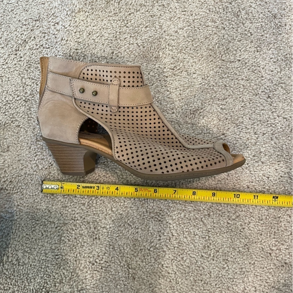 Earth Intrepid Taupe Leather Ankle Booties View 6